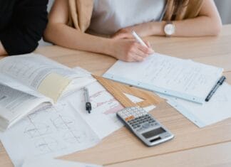 Jak uczyć się do matury rozszerzonej z matematyki? Tygodniowy podział zadań i arkuszy